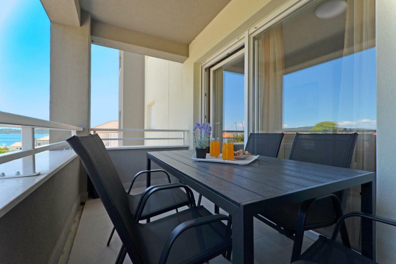 Ferienwohnung sunshine Trogir Exterior foto