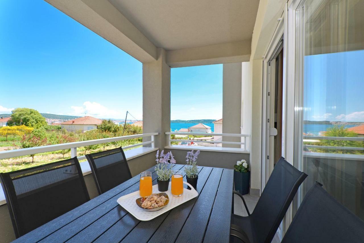 Ferienwohnung sunshine Trogir Exterior foto